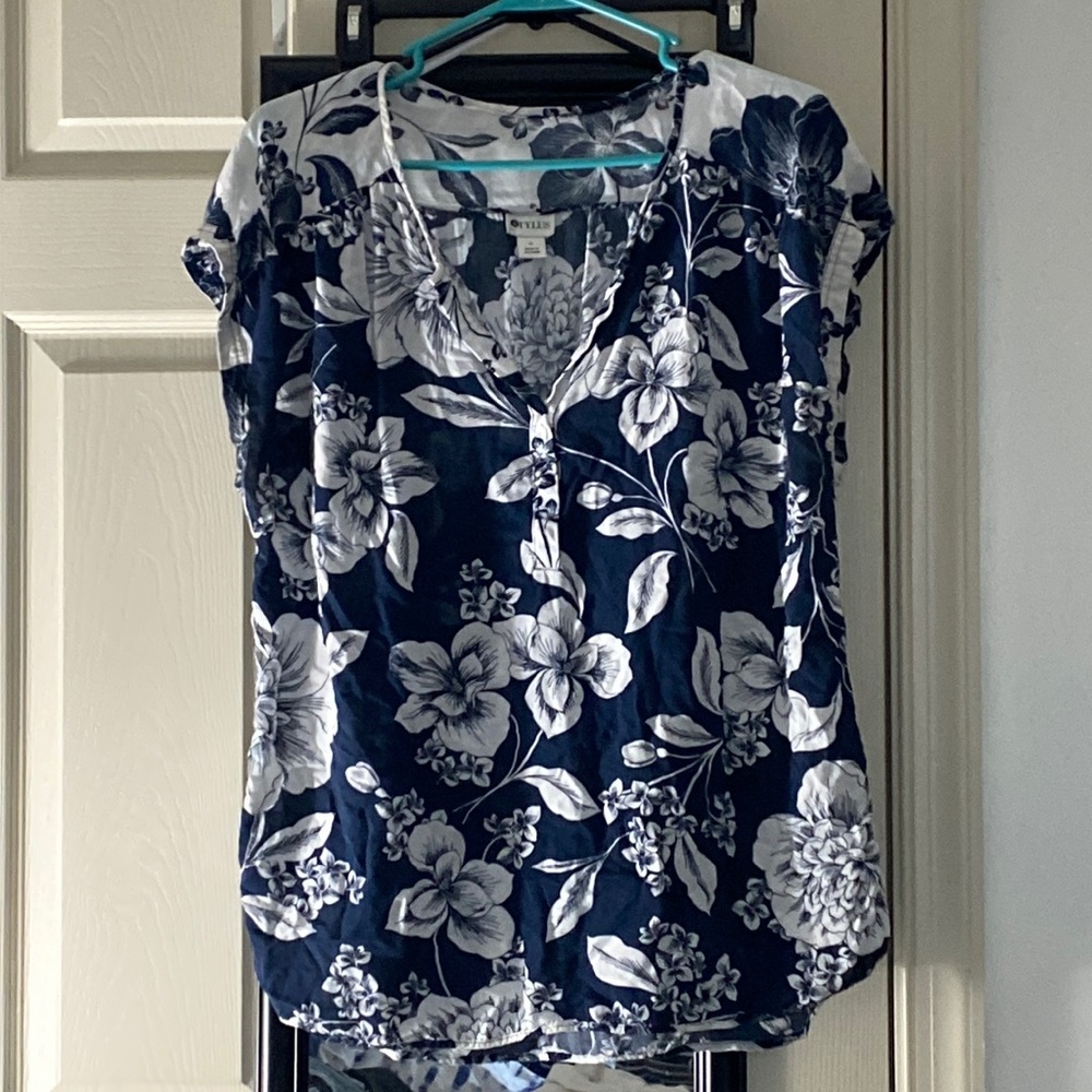 Xl floral top.